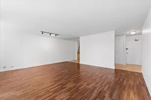 4250 N Marine Dr, Chicago, IL 60613 - Photo 5