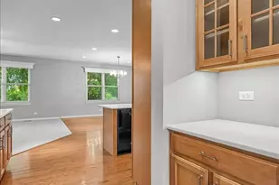 341 Foxford Dr, Cary, IL 60013 - Photo 9