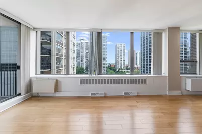 1355 N Sandburg Terrace #1009, Chicago, IL 60610 - Photo 5
