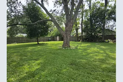 1624 N Poplar Avenue, Round Lake Beach, IL 60073 - Photo 3