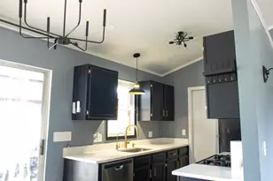 921 Shady Ln, Aurora, IL 60506 - Photo 11