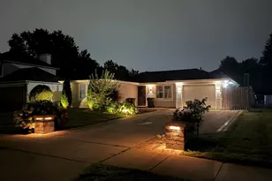 921 Shady Ln, Aurora, IL 60506 - Photo 7