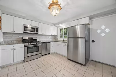 606 Bahama Court, Schaumburg, IL 60193 - Photo 5