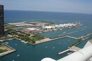 195 N Harbor Dr, Chicago, IL 60601 - Photo 39