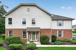 10S447 Carrington Circle, Burr Ridge, IL 60527 - Photo 3