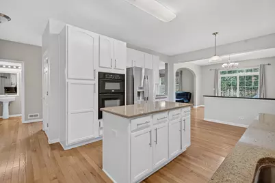 10S447 Carrington Circle, Burr Ridge, IL 60527 - Photo 13