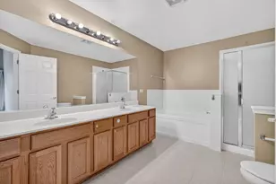 10S447 Carrington Circle, Burr Ridge, IL 60527 - Photo 19