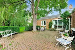570 S Kenilworth Ave, Elmhurst, IL 60126 - Photo 29