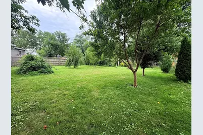 18148 W Valley Drive, Grayslake, IL 60030 - Photo 19