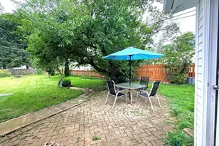 18148 W Valley Dr, Grayslake, IL 60030 - Photo 17