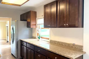 18148 W Valley Dr, Grayslake, IL 60030 - Photo 3