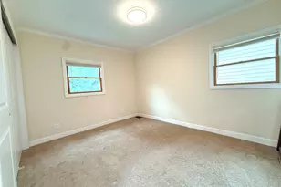 18148 W Valley Dr, Grayslake, IL 60030 - Photo 13