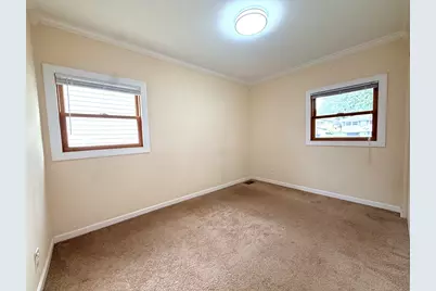 18148 W Valley Drive, Grayslake, IL 60030 - Photo 11