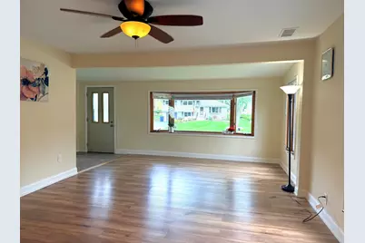 18148 W Valley Drive, Grayslake, IL 60030 - Photo 5