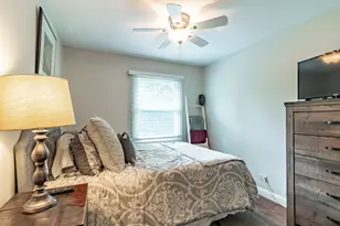 6 S Deerpath Dr, Vernon Hills, IL 60061 - Photo 17