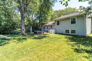 6 S Deerpath Dr, Vernon Hills, IL 60061 - Photo 29