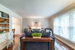 6 S Deerpath Dr, Vernon Hills, IL 60061 - Photo 5