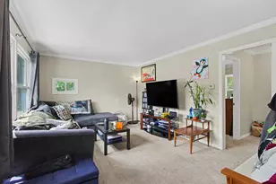 426 Redwing Dr, Round Lake Beach, IL 60073 - Photo 3