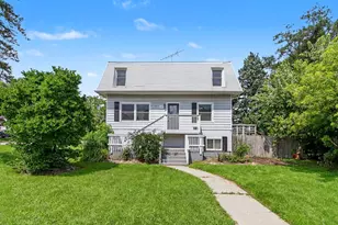 426 Redwing Dr, Round Lake Beach, IL 60073 - Photo 1
