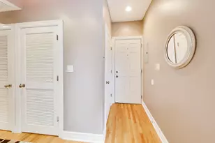 2215 W Foster Ave, Chicago, IL 60625 - Photo 13