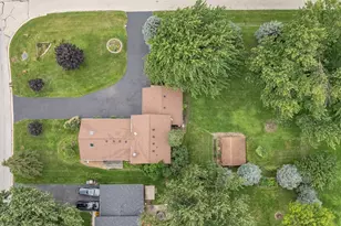 24940 W 103rd St, Naperville, IL 60564 - Photo 3