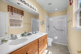 2892 Edgewater Dr, Elgin, IL 60124 - Photo 19