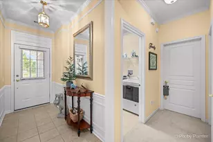 2892 Edgewater Dr, Elgin, IL 60124 - Photo 3