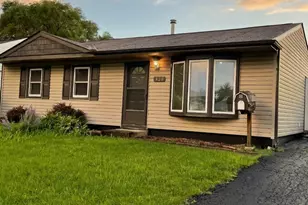 420 Garland Ave, Romeoville, IL 60446 - Photo 1