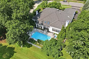 4202 Royal Fox Dr, Saint Charles, IL 60174 - Photo 3