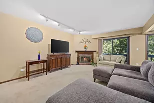 1884 Portsmouth Dr, Lisle, IL 60532 - Photo 3