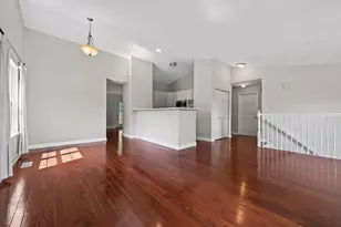 831 Genesee Dr, Naperville, IL 60563 - Photo 3