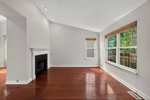 831 Genesee Dr, Naperville, IL 60563 - Photo 5