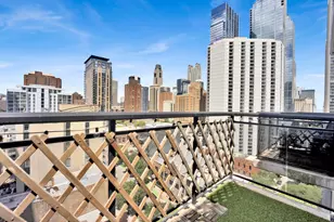 101 W Superior St, Chicago, IL 60654 - Photo 17