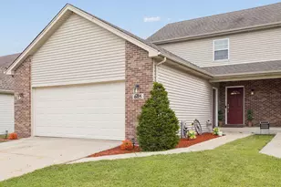 605 Circle Dr, Coal City, IL 60416 - Photo 1