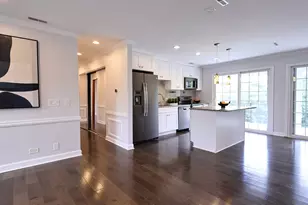 38 The Ct Of Greenway, Northbrook, IL 60062 - Photo 7