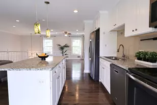 38 The Ct Of Greenway, Northbrook, IL 60062 - Photo 9