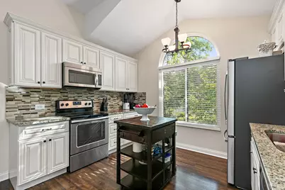 867 Longmeadow Court #1049, Lake Barrington, IL 60010 - Photo 11