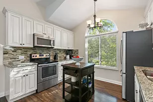 867 Longmeadow Ct, Lake Barrington, IL 60010 - Photo 11