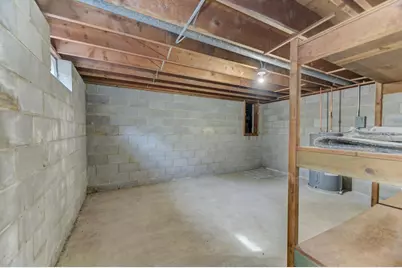 210 S Small Avenue, Kankakee, IL 60901 - Photo 35