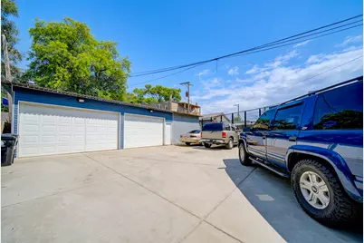 2242 S Saint Louis Avenue, Chicago, IL 60623 - Photo 5