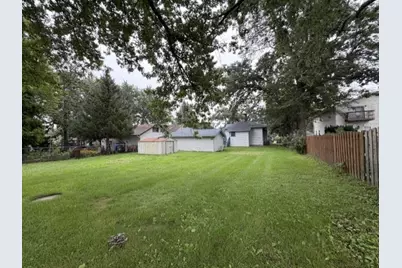 414 W Park Avenue, Round Lake, IL 60073 - Photo 53