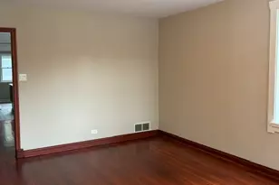 414 W Park Ave, Round Lake, IL 60073 - Photo 9