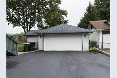 414 W Park Avenue, Round Lake, IL 60073 - Photo 5