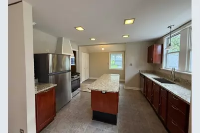 414 W Park Avenue, Round Lake, IL 60073 - Photo 17
