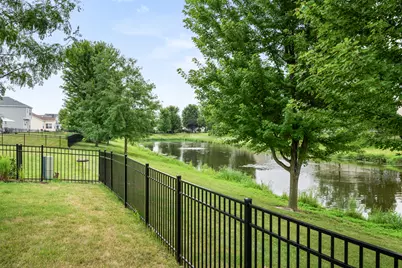 406 Mary Ann Circle, Sycamore, IL 60178 - Photo 5