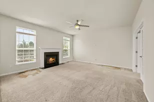 406 Mary Ann Cir, Sycamore, IL 60178 - Photo 11