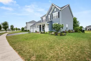 406 Mary Ann Cir, Sycamore, IL 60178 - Photo 3