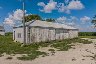 758 N 1st Rd, Dana, IL 61321 - Photo 19