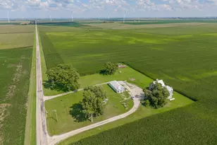 758 N 1st Rd, Dana, IL 61321 - Photo 3