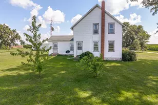 758 N 1st Rd, Dana, IL 61321 - Photo 13